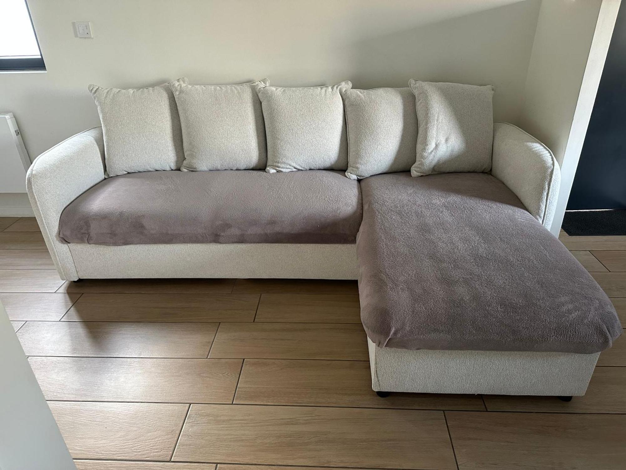 Duplex Proche Zenith, Megacite, Stade *